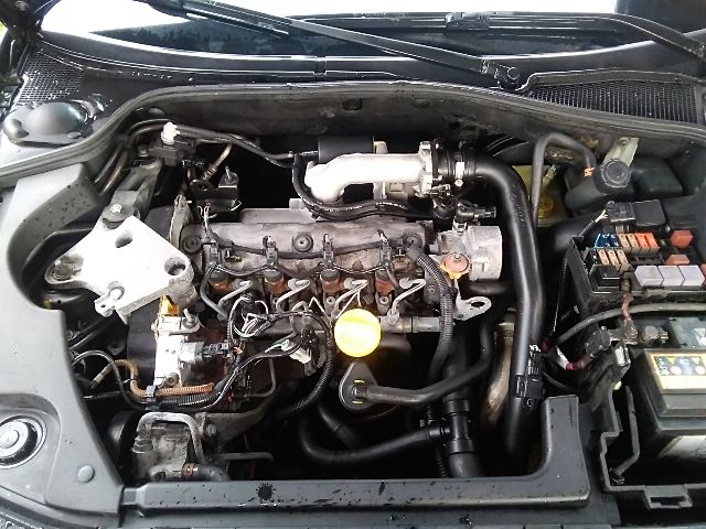 bontott RENAULT LAGUNA II Motor (Fűzött blokk hengerfejjel)