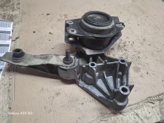 bontott RENAULT LAGUNA II Motor Tartó Bak (Fém)