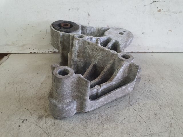 bontott RENAULT LAGUNA II Motor Tartó Bak (Fém)