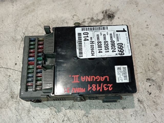 bontott RENAULT LAGUNA II Biztosítéktábla Motortér