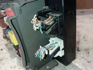 bontott RENAULT LAGUNA II Biztosítéktábla Motortér