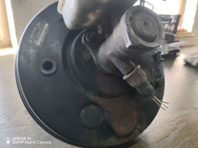 bontott RENAULT LAGUNA II Fékrásegítő