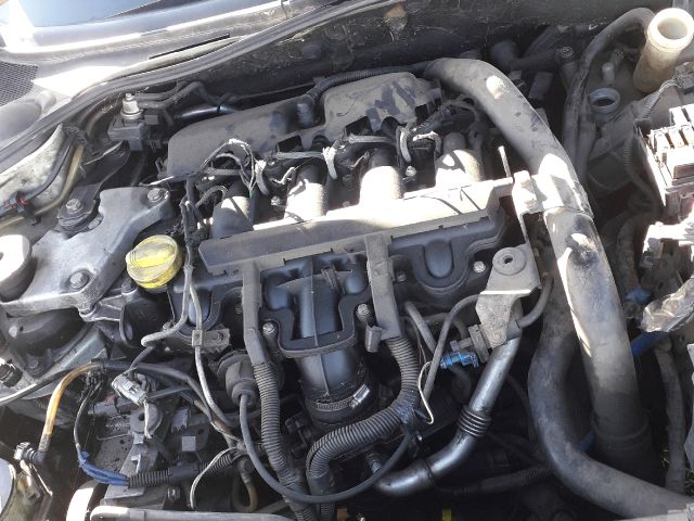 bontott RENAULT LAGUNA II Motor (Fűzött blokk hengerfejjel)