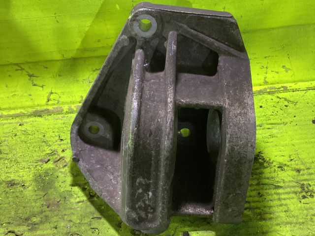 bontott RENAULT LAGUNA II Motor Tartó Bak (Pozíciófüggetlen)