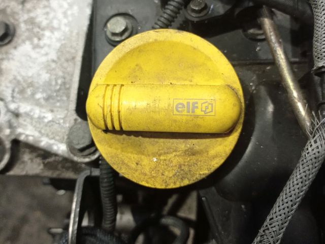 bontott RENAULT LAGUNA II Olajbeöntő Sapka