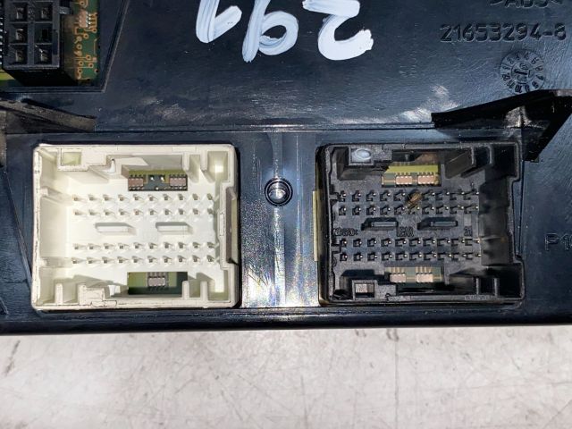 bontott RENAULT LAGUNA II Biztosítéktábla Motortér