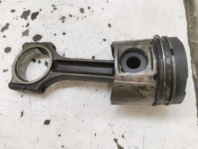 bontott RENAULT LAGUNA II Dugattyú és Hajtókar