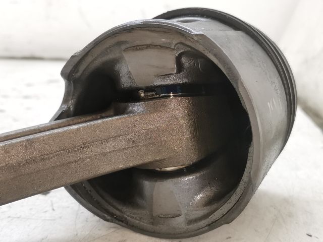 bontott RENAULT LAGUNA II Dugattyú és Hajtókar