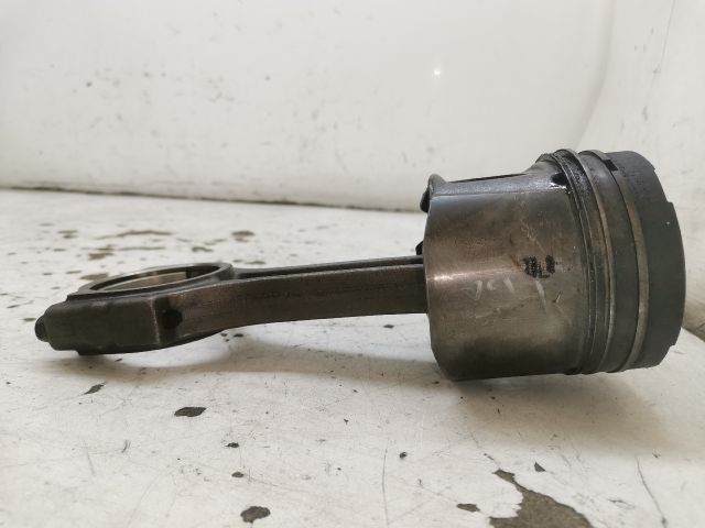 bontott RENAULT LAGUNA II Dugattyú és Hajtókar