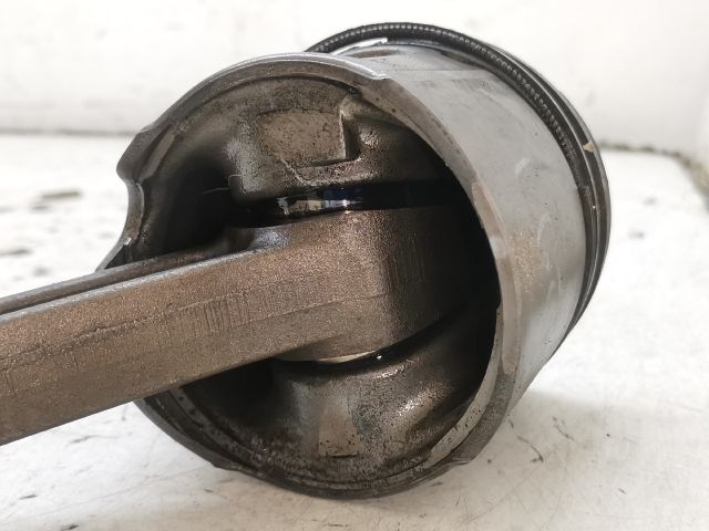 bontott RENAULT LAGUNA II Dugattyú és Hajtókar