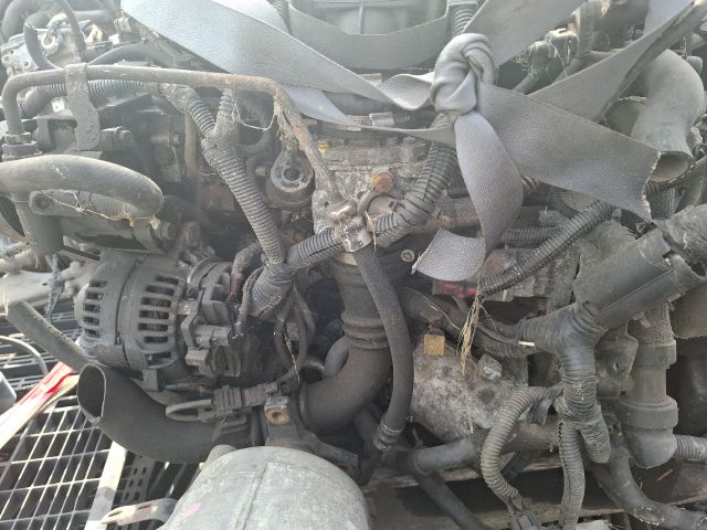 bontott RENAULT LAGUNA II Motor (Fűzött blokk hengerfejjel)