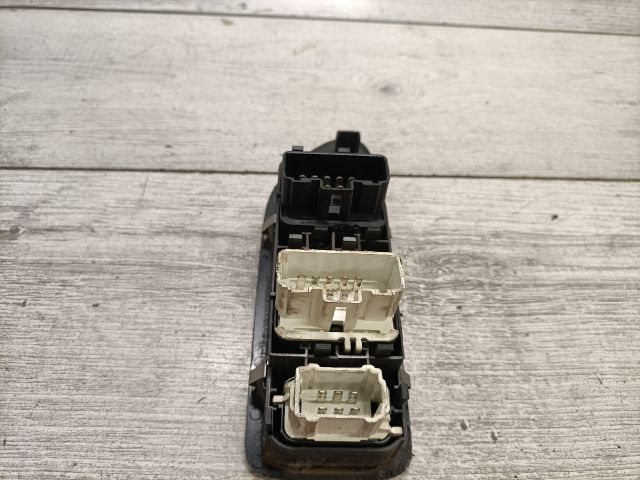 bontott RENAULT LAGUNA II Ablakemelő Kapcsoló Négyes / Kettes