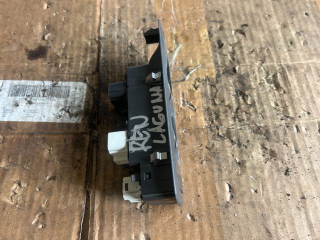 bontott RENAULT LAGUNA II Ablakemelő Kapcsoló Négyes / Kettes