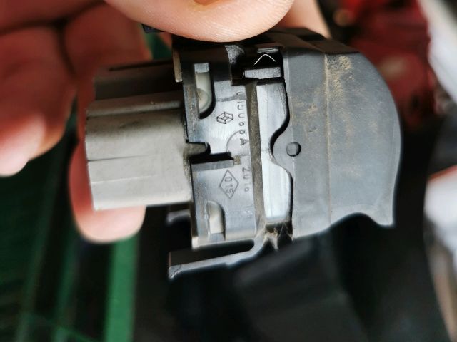 bontott RENAULT LAGUNA II Ablakemelő Kapcsoló Négyes / Kettes