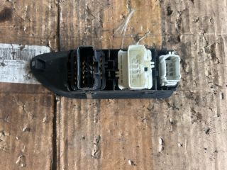 bontott RENAULT LAGUNA II Ablakemelő Kapcsoló Négyes / Kettes