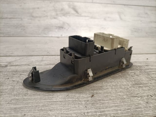 bontott RENAULT LAGUNA II Ablakemelő Kapcsoló Négyes / Kettes