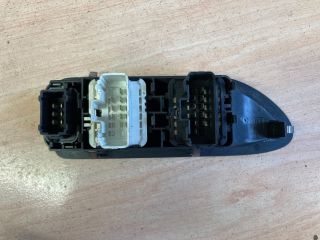 bontott RENAULT LAGUNA II Ablakemelő Kapcsoló Négyes / Kettes