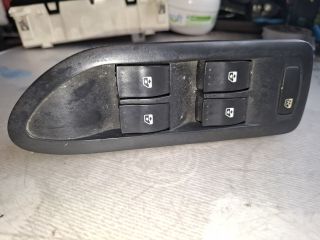 bontott RENAULT LAGUNA II Ablakemelő Kapcsoló Négyes / Kettes