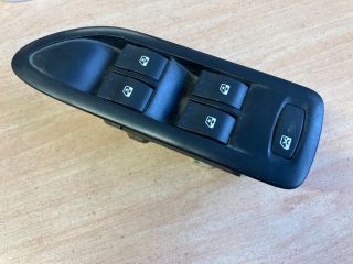 bontott RENAULT LAGUNA II Ablakemelő Kapcsoló Négyes / Kettes