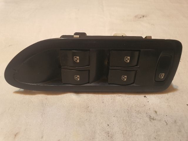 bontott RENAULT LAGUNA II Ablakemelő Kapcsoló Négyes / Kettes