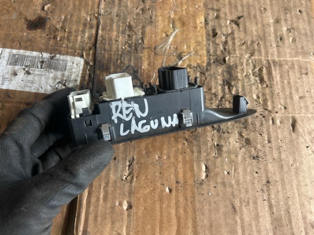 bontott RENAULT LAGUNA II Ablakemelő Kapcsoló Négyes / Kettes