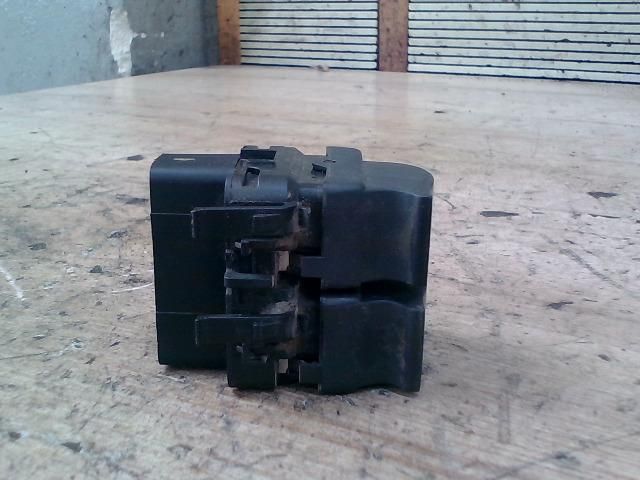 bontott RENAULT LAGUNA II Ablakemelő Kapcsoló (Pozíciófüggetlen)