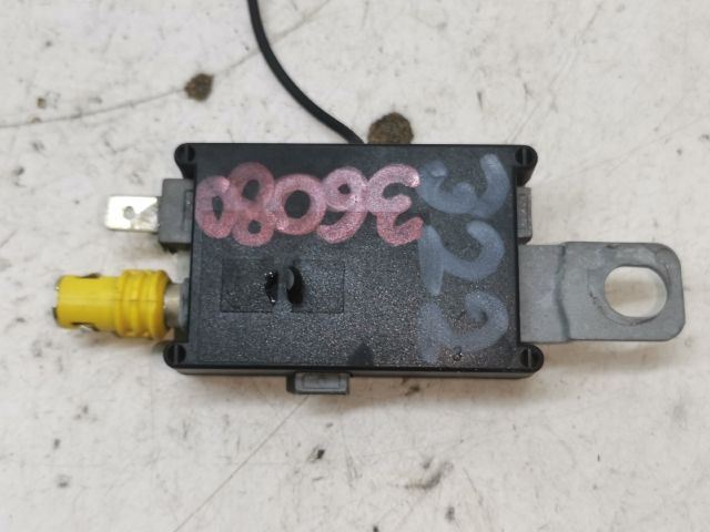 bontott RENAULT LAGUNA II Antenna Erősítő