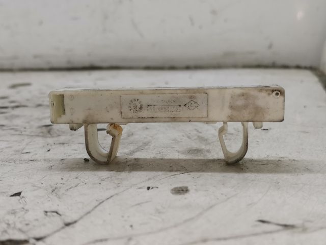 bontott RENAULT LAGUNA II Antenna Erősítő