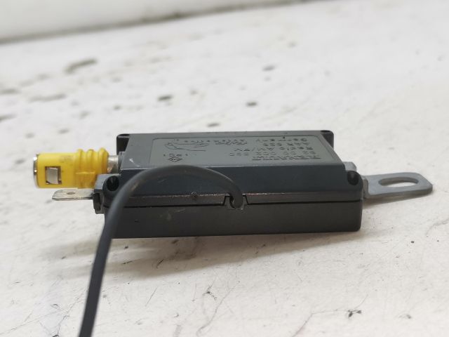 bontott RENAULT LAGUNA II Antenna Erősítő