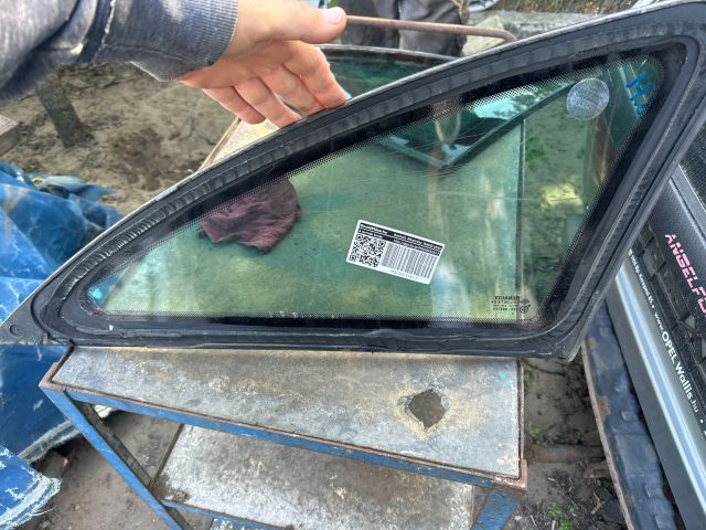 bontott RENAULT LAGUNA II Bal C Oszlop Oldalablak Üveg
