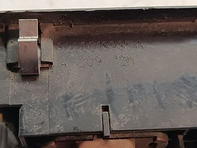 bontott RENAULT LAGUNA II Bal első Ablakemelő Kapcsoló