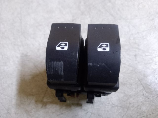 bontott RENAULT LAGUNA II Bal első Ablakemelő Kapcsoló