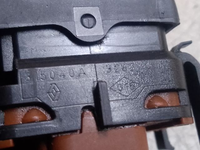 bontott RENAULT LAGUNA II Bal első Ablakemelő Kapcsoló