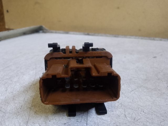 bontott RENAULT LAGUNA II Bal első Ablakemelő Kapcsoló