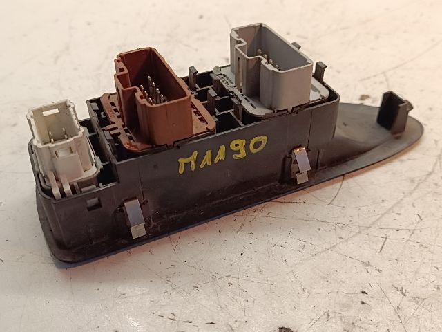 bontott RENAULT LAGUNA II Bal első Ablakemelő Kapcsoló