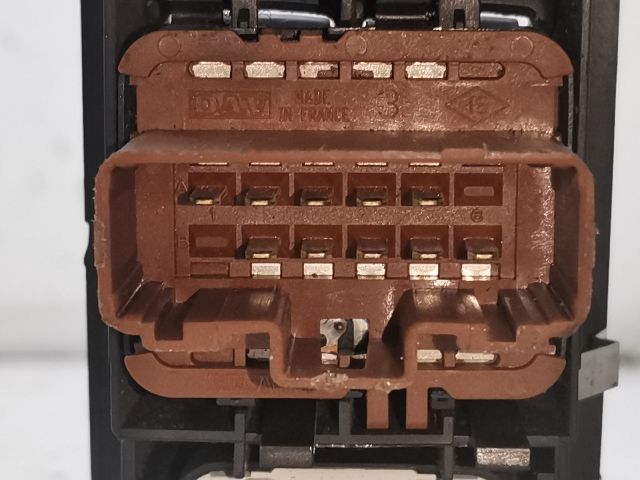 bontott RENAULT LAGUNA II Bal első Ablakemelő Kapcsoló