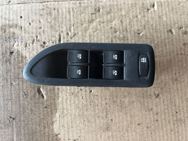 bontott RENAULT LAGUNA II Bal első Ablakemelő Kapcsoló