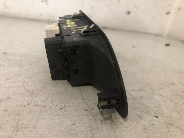 bontott RENAULT LAGUNA II Bal első Ablakemelő Kapcsoló