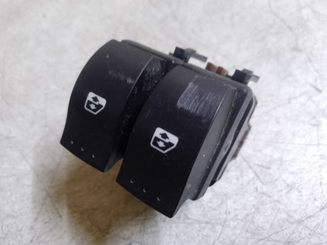 bontott RENAULT LAGUNA II Bal első Ablakemelő Kapcsoló