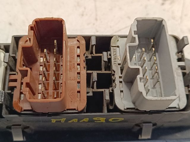 bontott RENAULT LAGUNA II Bal első Ablakemelő Kapcsoló