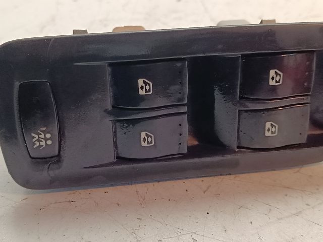 bontott RENAULT LAGUNA II Bal első Ablakemelő Kapcsoló