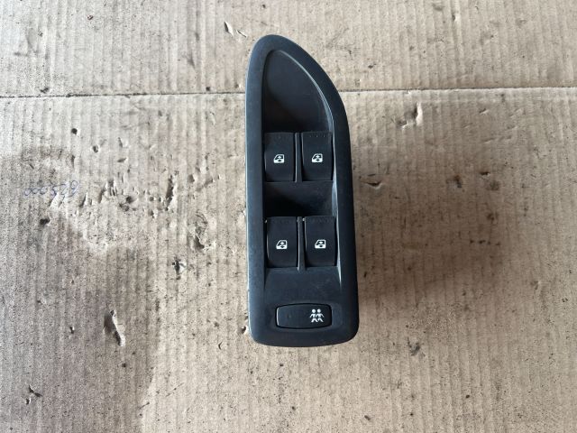 bontott RENAULT LAGUNA II Bal első Ablakemelő Kapcsoló