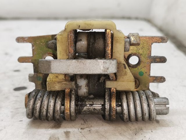 bontott RENAULT LAGUNA II Bal első Ajtóhatároló