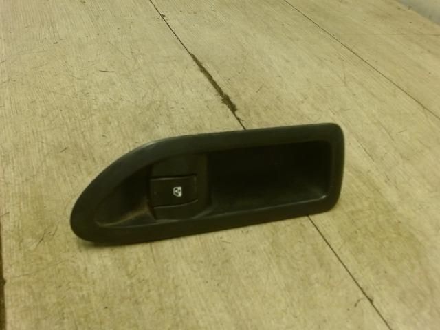 bontott RENAULT LAGUNA II Bal hátsó Ablakemelő Kapcsoló