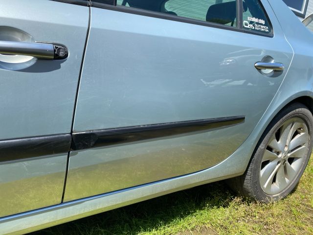 bontott RENAULT LAGUNA II Bal hátsó Ajtó (Részeivel)