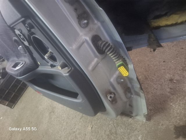 bontott RENAULT LAGUNA II Bal hátsó Ajtó (Részeivel)