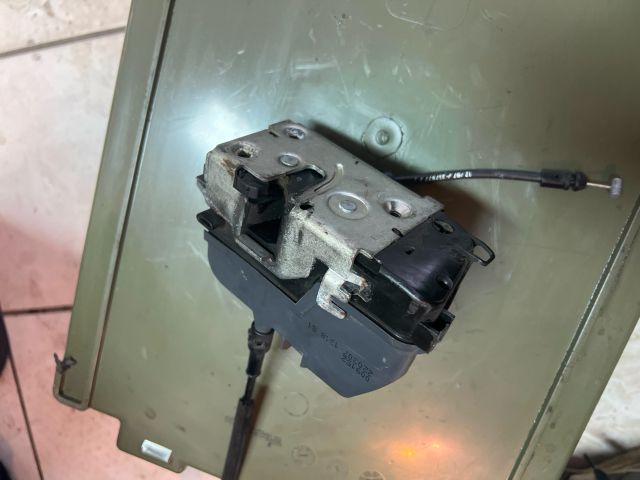 bontott RENAULT LAGUNA II Bal hátsó Ajtózár