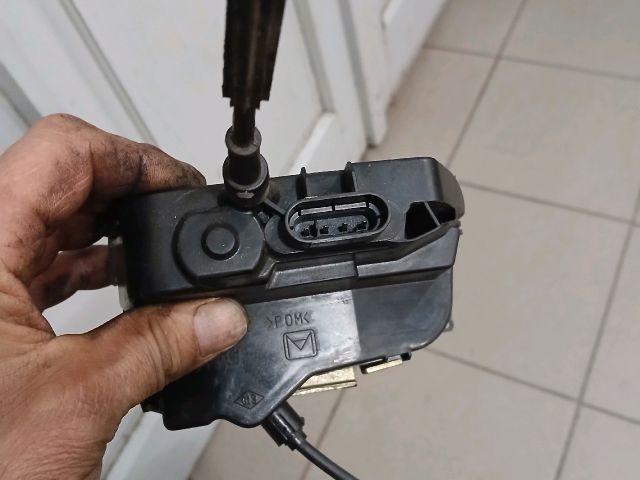 bontott RENAULT LAGUNA II Bal hátsó Ajtózár