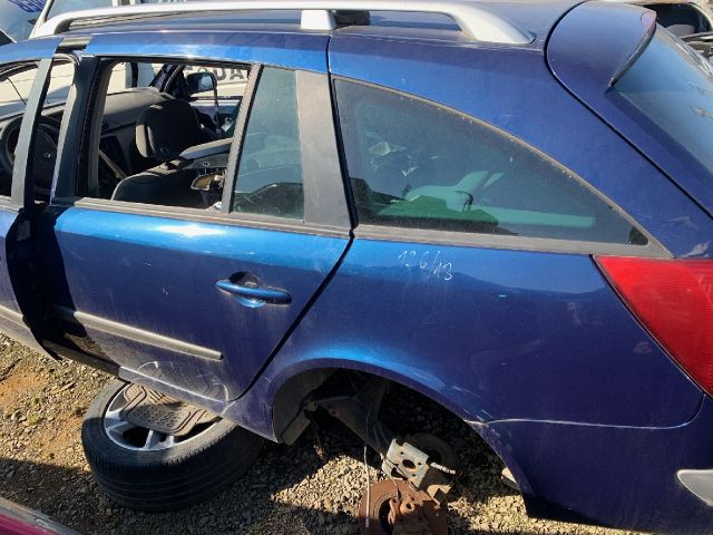 bontott RENAULT LAGUNA II Bal hátsó Dobbetét (Kerékjárati, Műanyag)