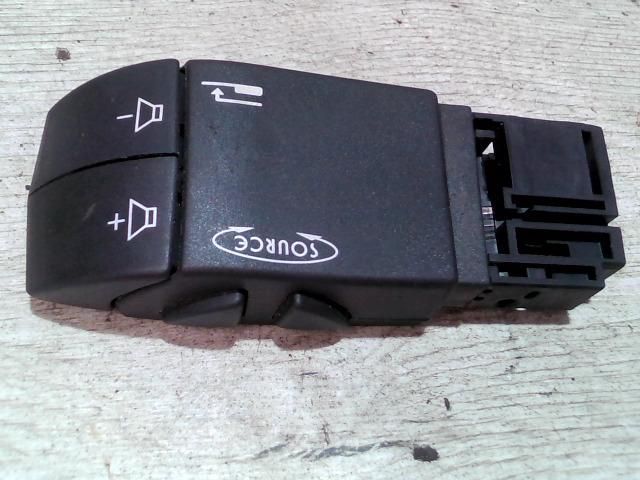 bontott RENAULT LAGUNA II Bal Kormánykapcsoló Irányjelző (Tempomatos)